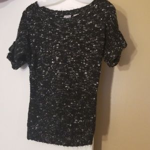 Day trip short sleeve sweater